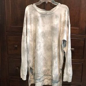 white soft & sexy american eagle long sleeve